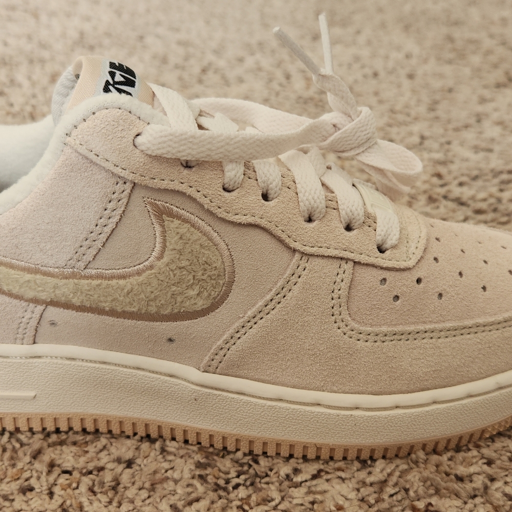 NWT- Nike Women's Air Force 1 '07 SE- phantom/spindrift/black/white